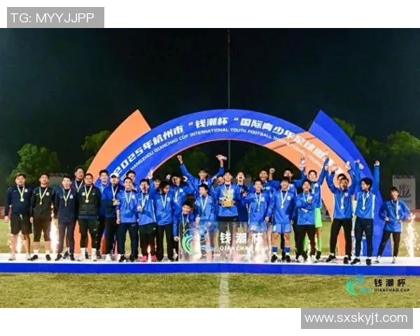 杭州足球队技术争议引发热议球迷与专家各执己见探讨战术与表现